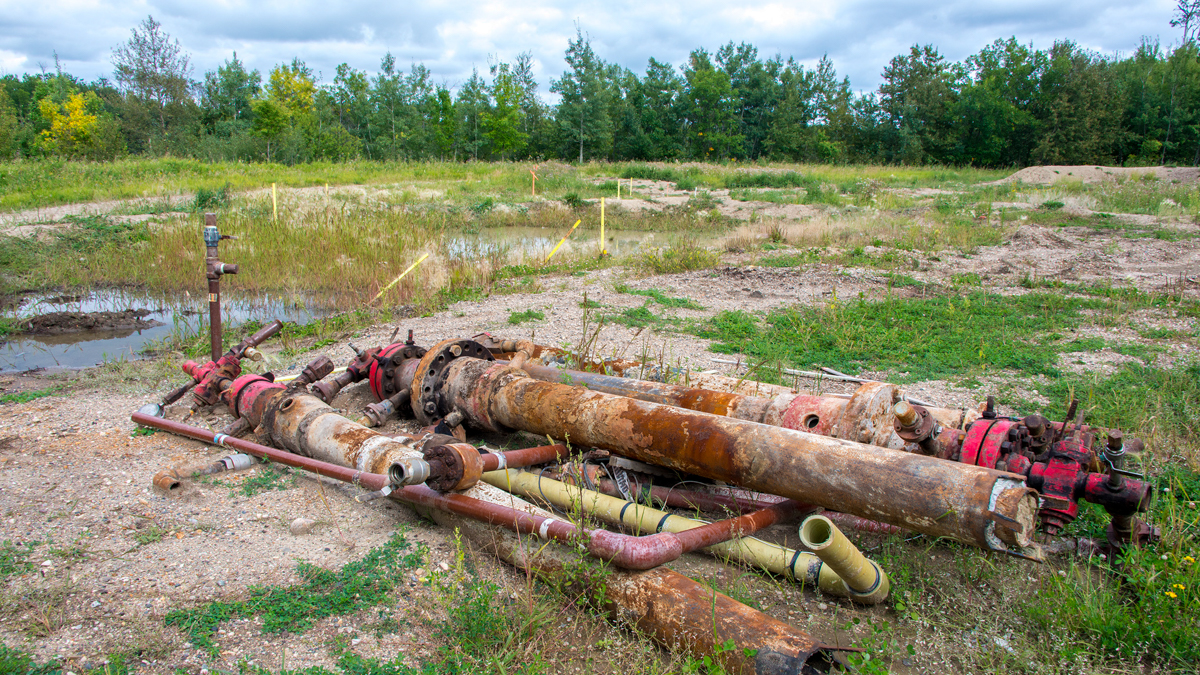 Oil and gas development in Turtle Mountain Provincial Park in 2018