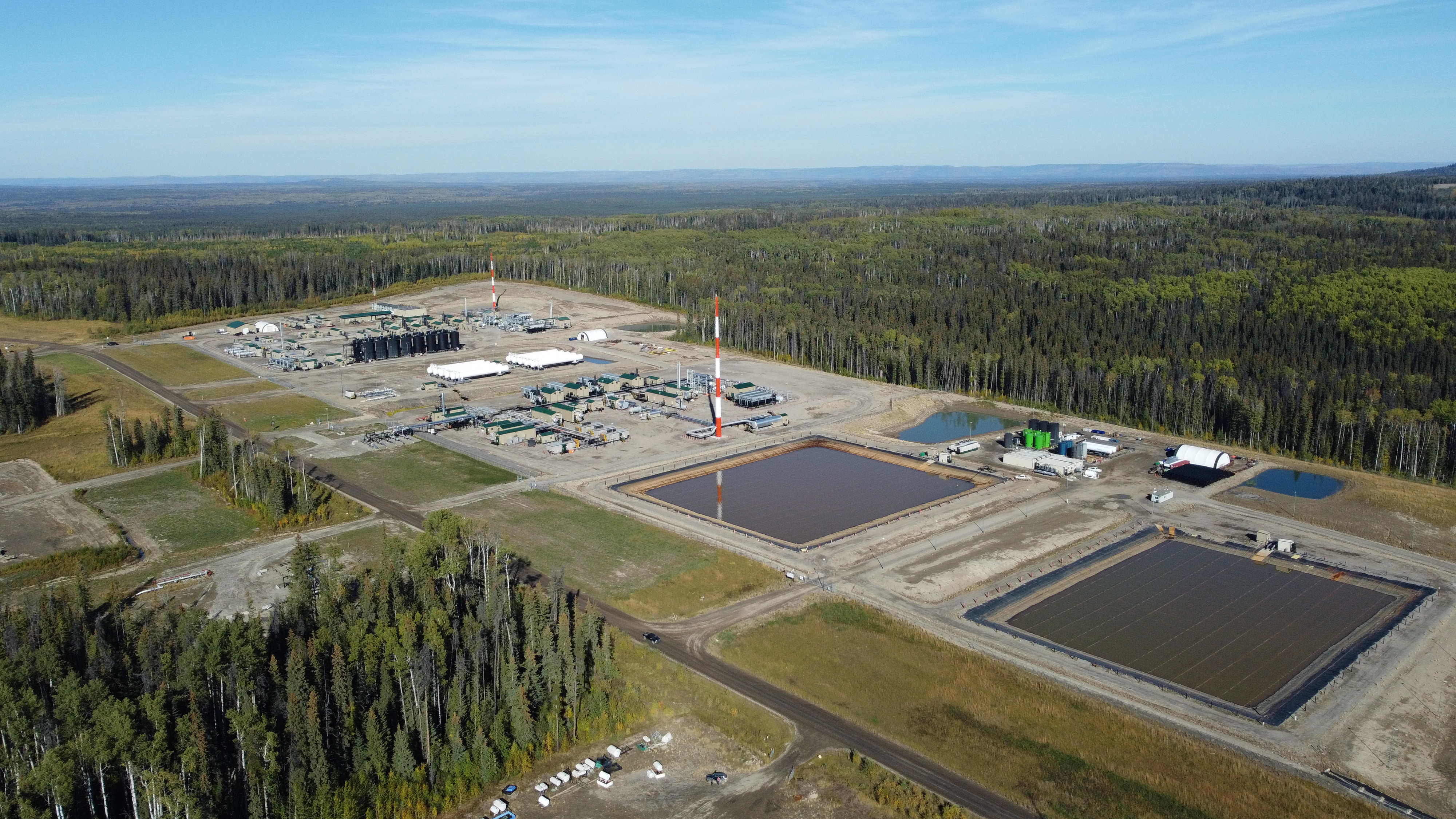 A fracking plant. End of image description.