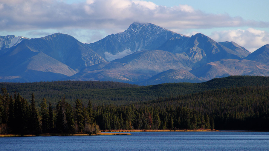 Fish Lake and Mount Taseko in Dasiqox Tribal Park. | Image ©Wilderness Committee