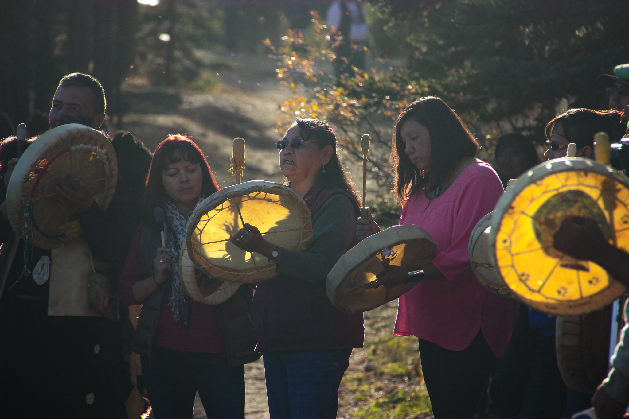 Drumming in Dasiqox Tribal Park (Joe Foy).