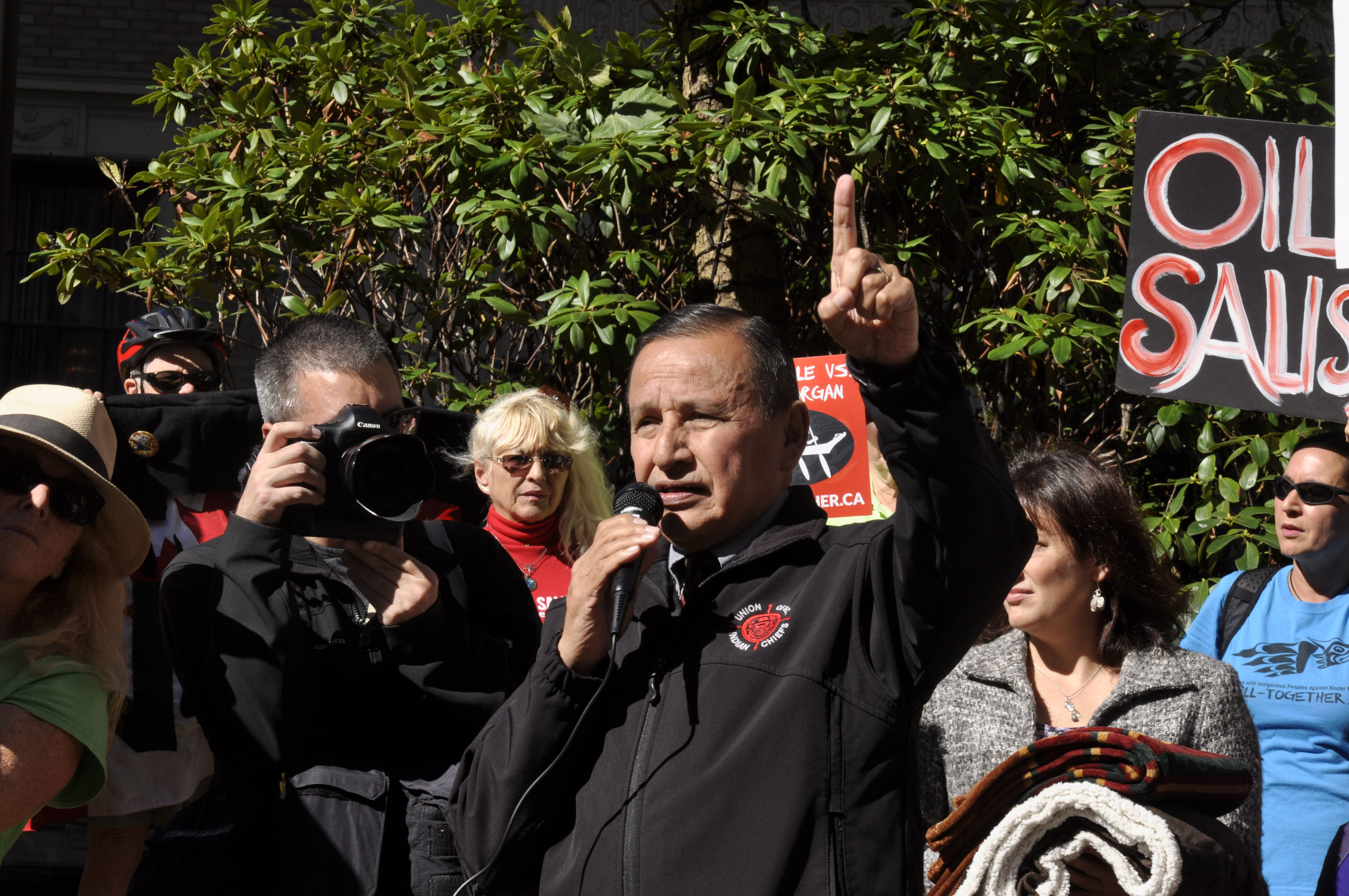 Grand Chief Stewart Phillip speaking against the Kinder Morgan pipeline in an earlier protest