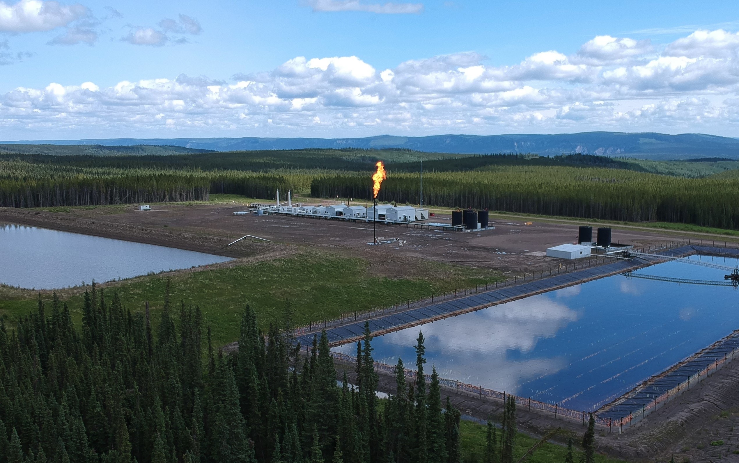 A fracking site. End of image description.