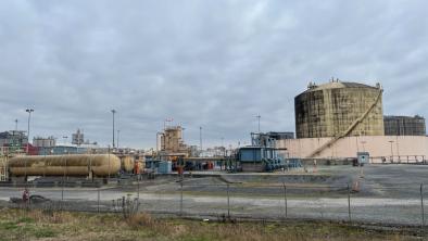 Photo: FortisBC’s current Tilbury LNG facility sits just steps from the Fraser River in Delta, B.C. (Isabel Siu-Zmuidzinas)