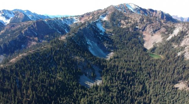 A small lake below Silverdaisy Peak in the "doughnut hole".