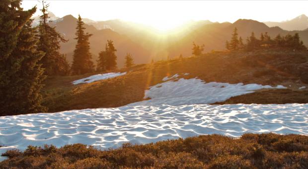 Sunrise over Porcupine Peak | Photo: Joe Foy