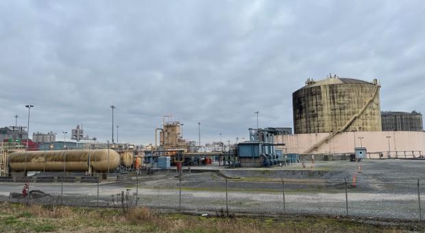Photo: FortisBC’s current Tilbury LNG facility sits just steps from the Fraser River in Delta, B.C. (Isabel Siu-Zmuidzinas)