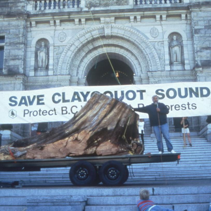"Stumpy" visits Victoria on way to Ottawa